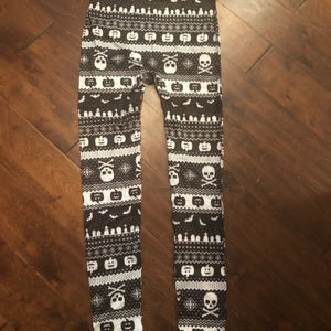 Halloween Leggings w/ Pumpkins, Skulls & Bones